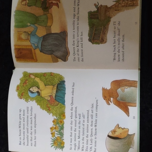 Walt Disney's Alice in wonderland and Snow White and the seven dwarfs hard books - Picture 9 of 11